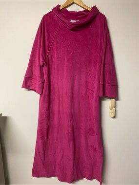 Vanity Fair Hot Shots Vintage Fuchsia Pink Cozy Robe with Cowl Neck